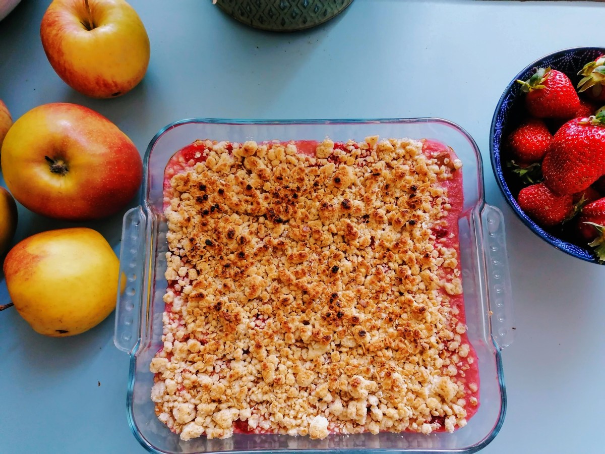 Rhubarb and Strawberry&nbsp;Crumble